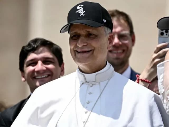 Pope Wears White Sox Cap, Stuns Vatican and Sparks Chicago Frenzy